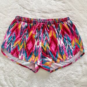 Old Navy Mid Rise Dolphin Hem Run Shorts 3” Inseam Pink Ikat Print Size Large